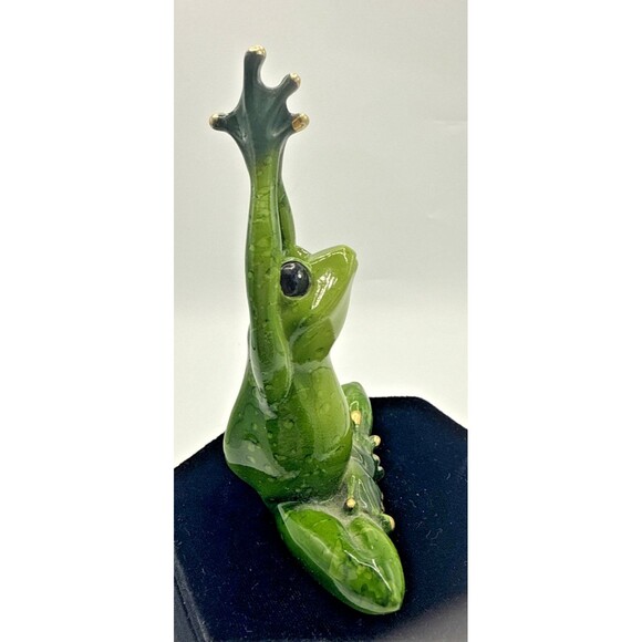 Two Tone Green Yoga Frog Arms Up Resin Figurine 5.5”x 4" Gloss Gold Nails Cute - Picture 6 of 13